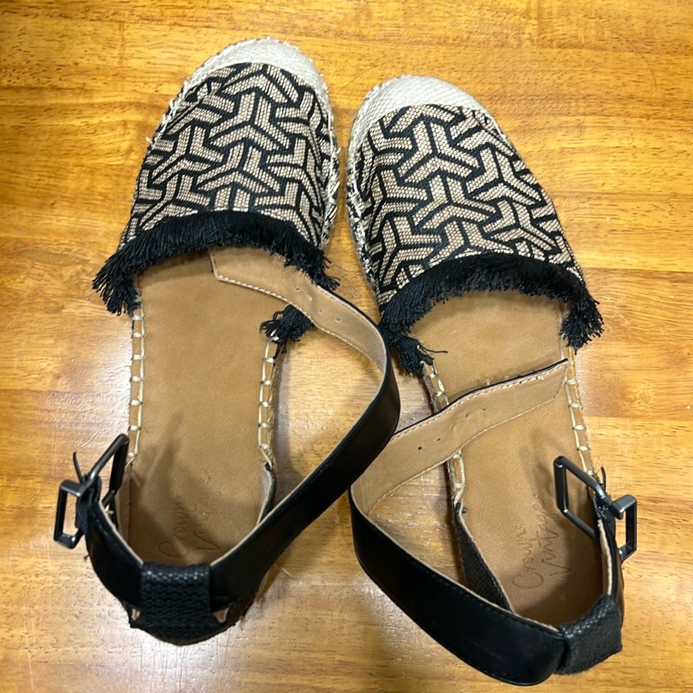 Crown Vintage shoes size 9